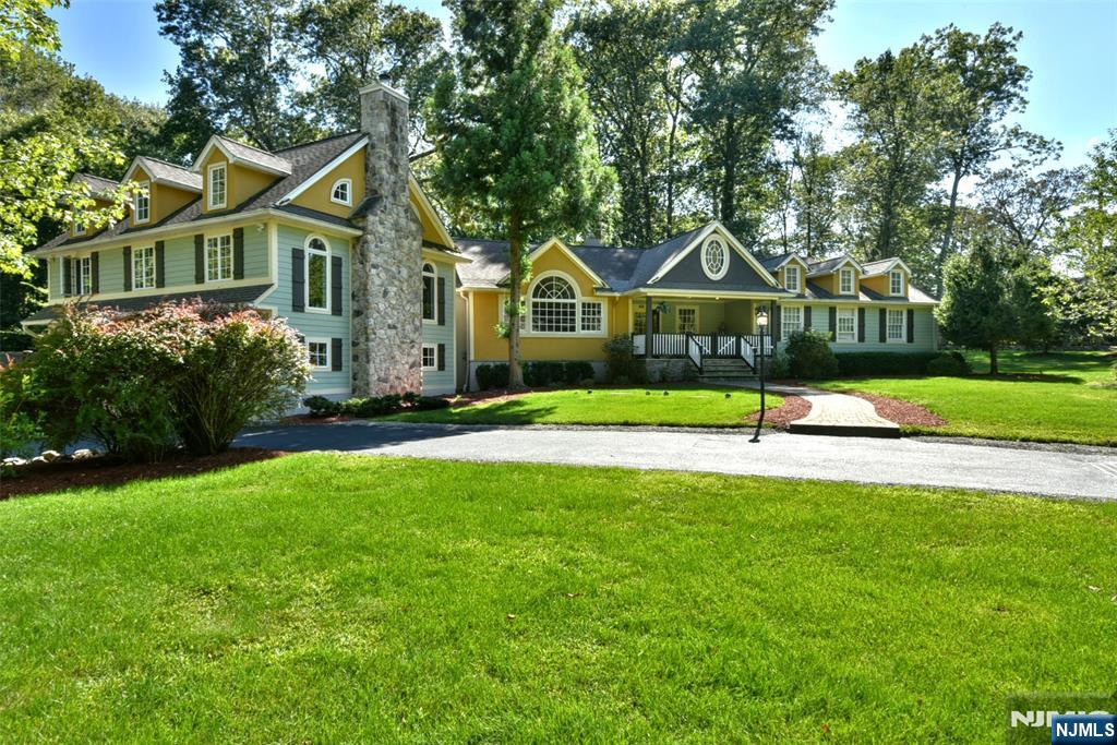 Homes for sale in Upper Saddle River, NJ | 50 Elizabeth Ter, Upper Saddle River, NJ 07458 | MLS# 25018734