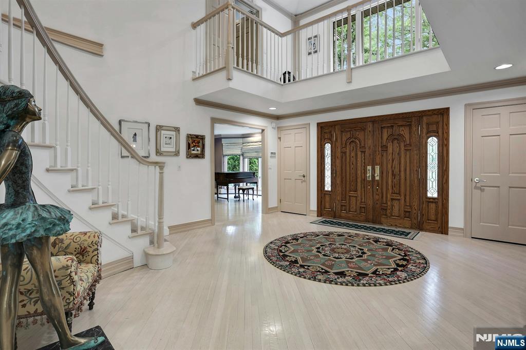 Homes for sale in Cresskill, NJ | 16 Loman Ct, Cresskill, NJ 07626 | MLS# 25018830