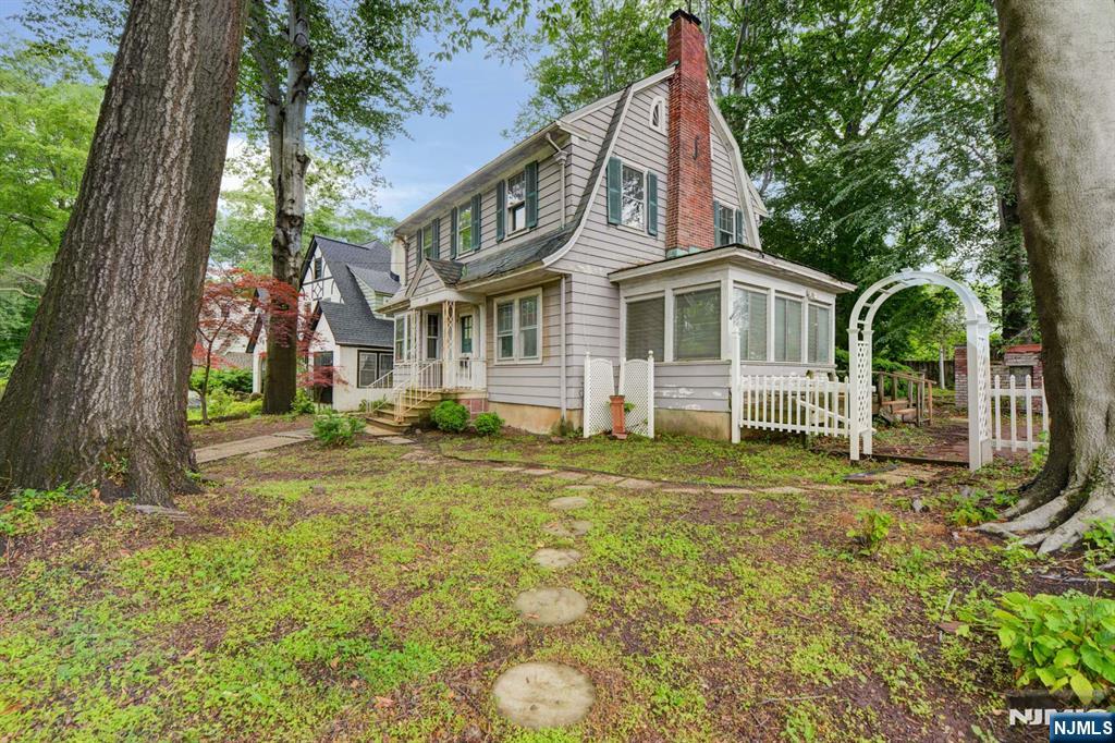 Homes for sale in Bloomfield, NJ | 28 Forest Dr, Bloomfield, NJ 07003 | MLS# 25018860