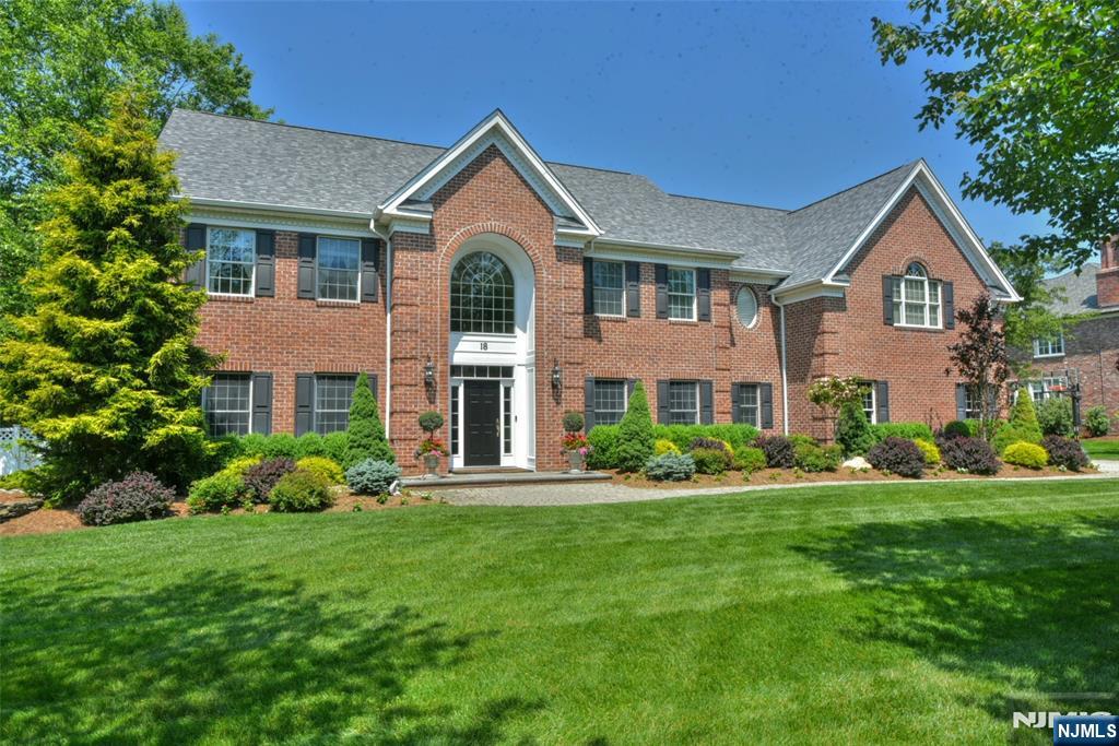 18 Mettowee Farms Court Upper Saddle River NJ 07458 Sold