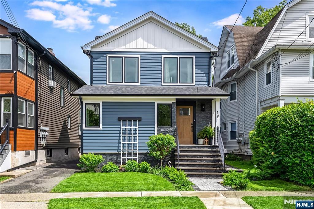 $799,000 Contemporary