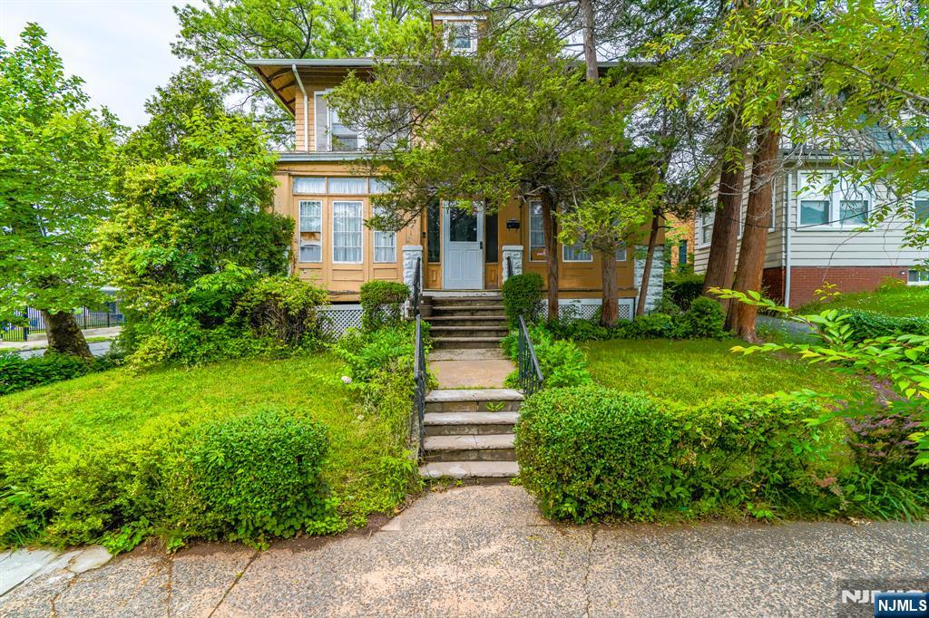$375,000 Colonial