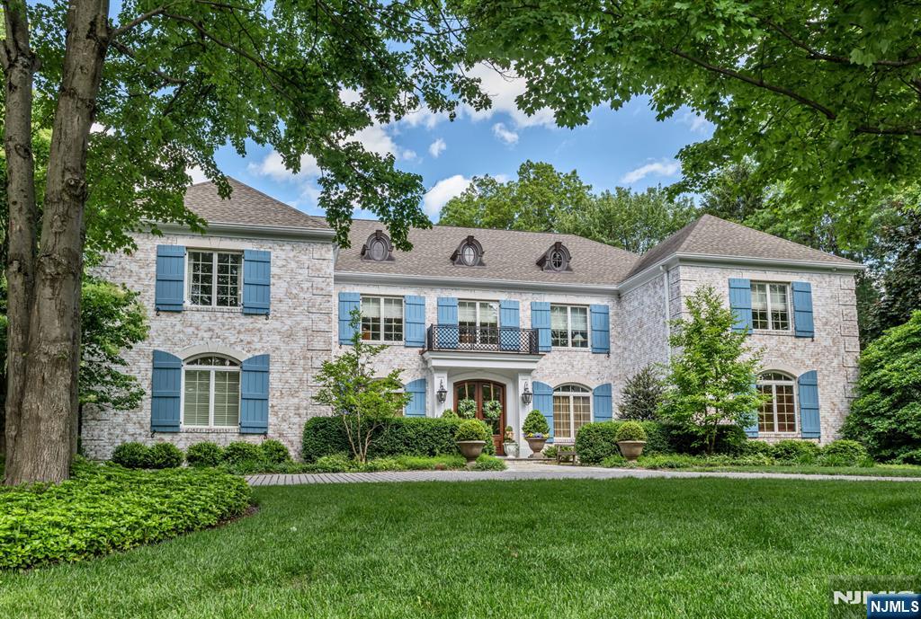 $3,570,000 Colonial