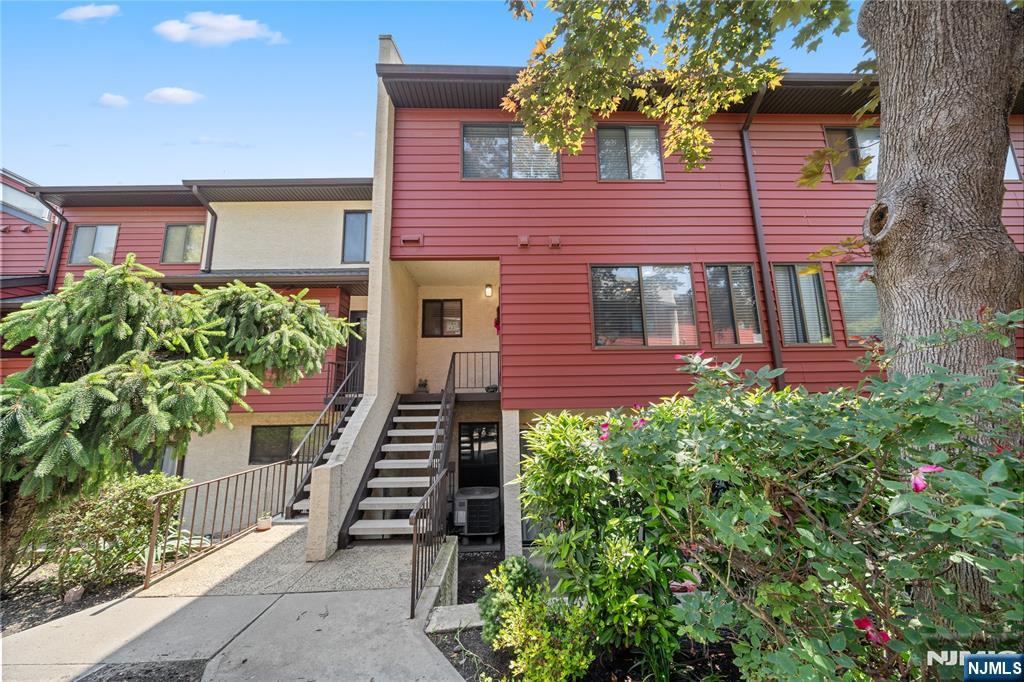 $335,000 Townhouse