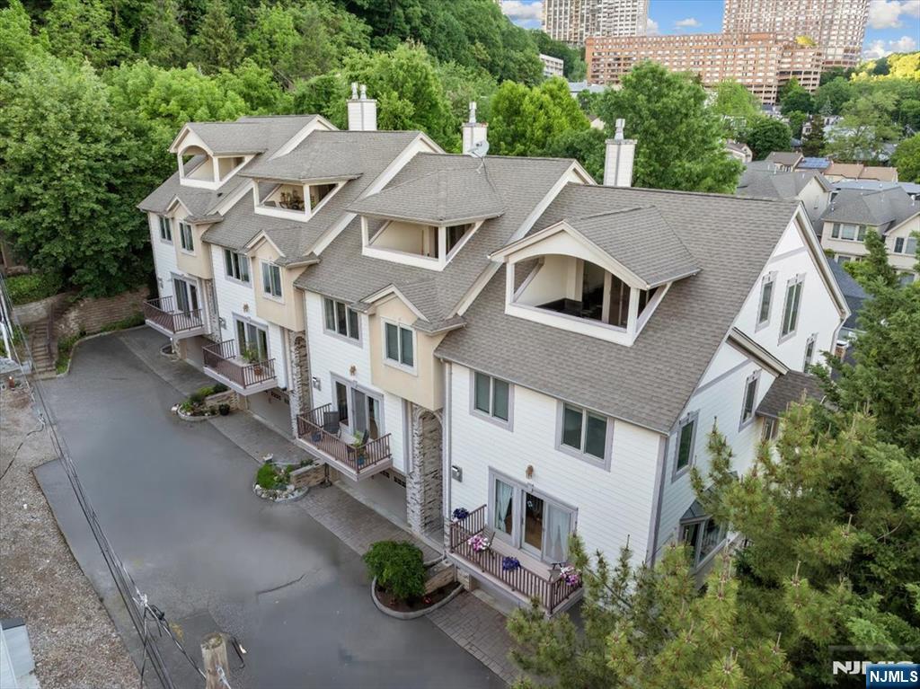 $1,150,000 Townhouse
