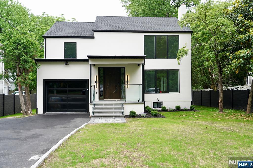 $2,249,000 Colonial