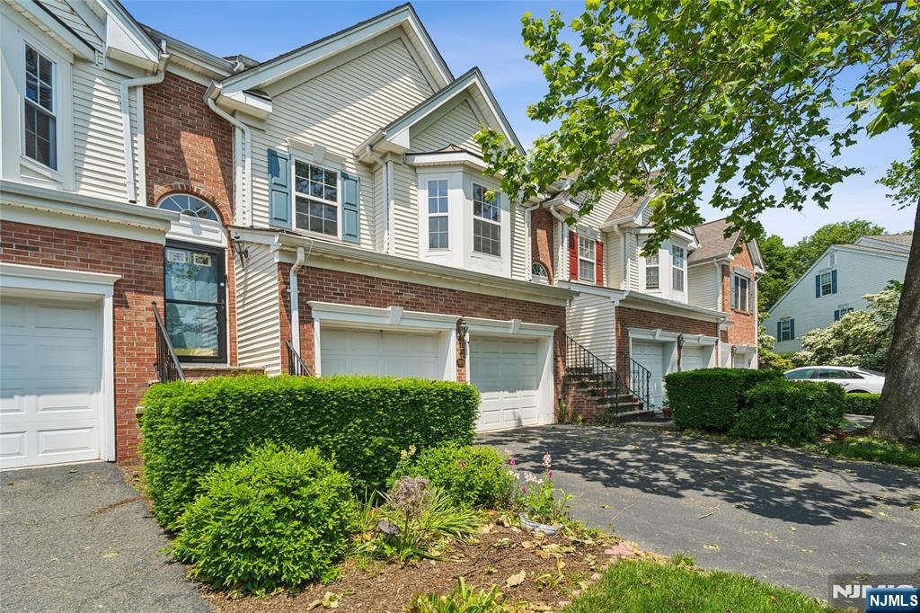 $749,000 Townhouse