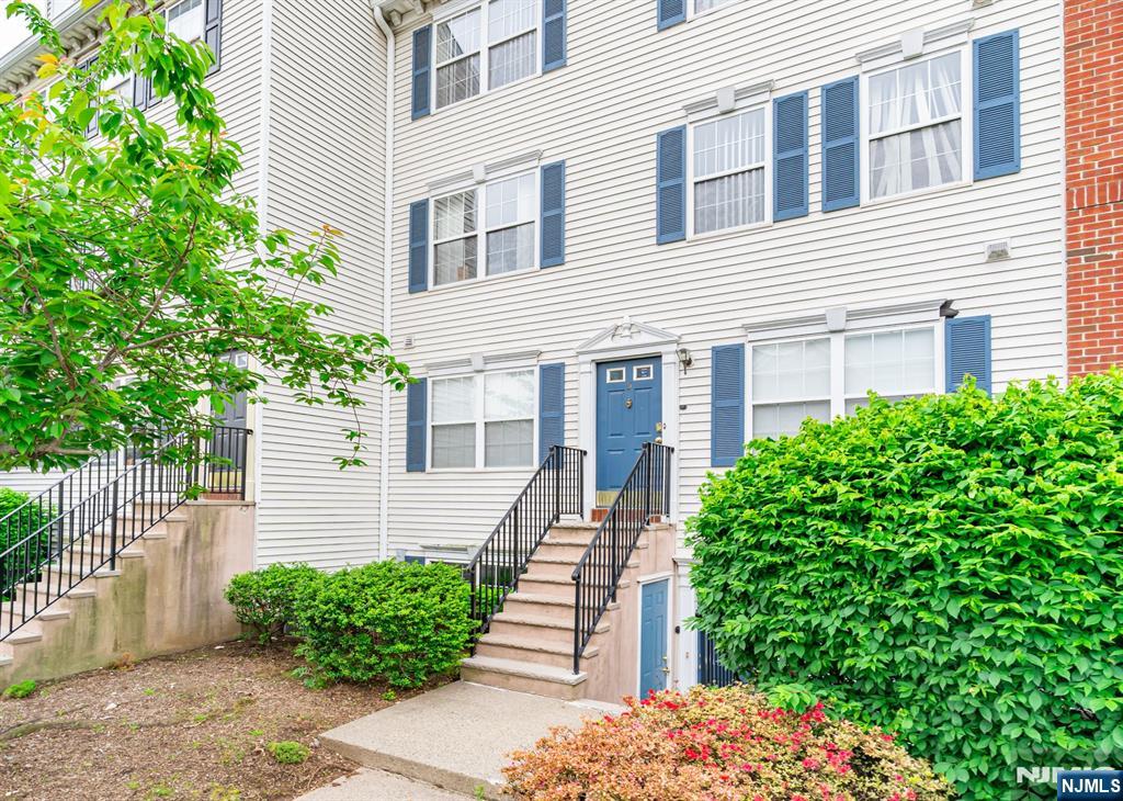 $290,000 Condo