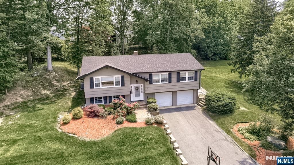 $725,000 Bi-Level
