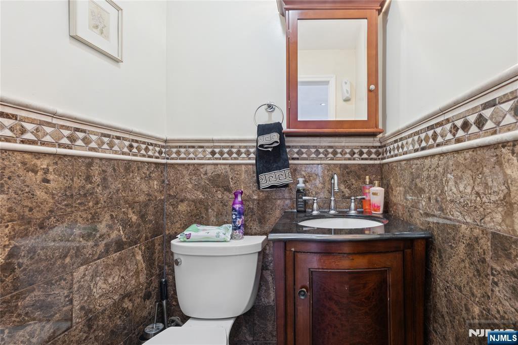 Homes for sale in Bogota, NJ | 205 Summit Ave, Bogota, NJ 07603 | MLS# 25019197