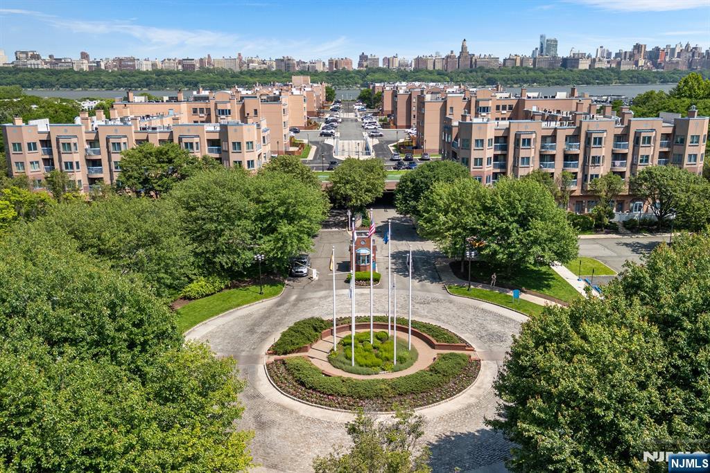 $498,000 Condo