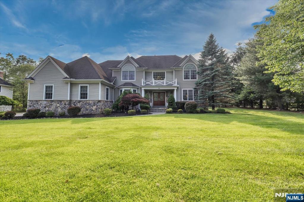 2 Woodcrest Court, Mahwah, NJ 07430 Listing Photo  0
