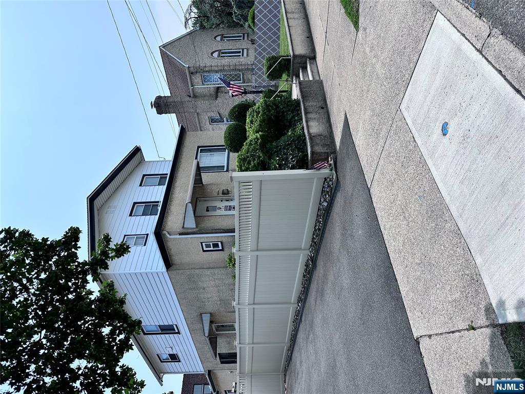 CARLSTADT Properties
