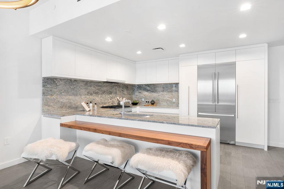 Homes for sale in Cliffside Park, NJ | 320 Adolphus Ave #907, Cliffside Park, NJ 07010 | MLS# 25019422