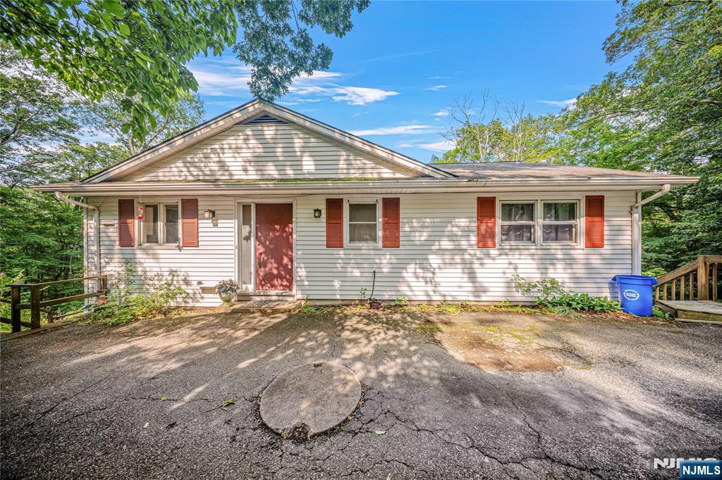 Homes for sale in Rockaway Township, NJ | 16 Sunset Trl, Rockaway Township, NJ 07866 | MLS# 25019471