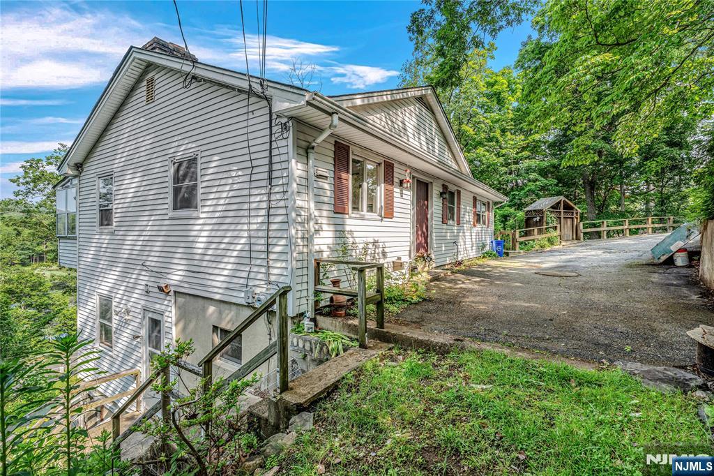 Homes for sale in Rockaway Township, NJ | 16 Sunset Trl, Rockaway Township, NJ 07866 | MLS# 25019471