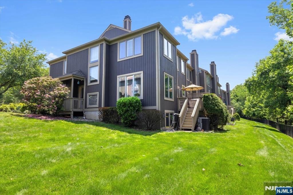 Homes for sale in Mahwah, NJ | 289 Vista View Dr, Mahwah, NJ 07430 | MLS# 25019495