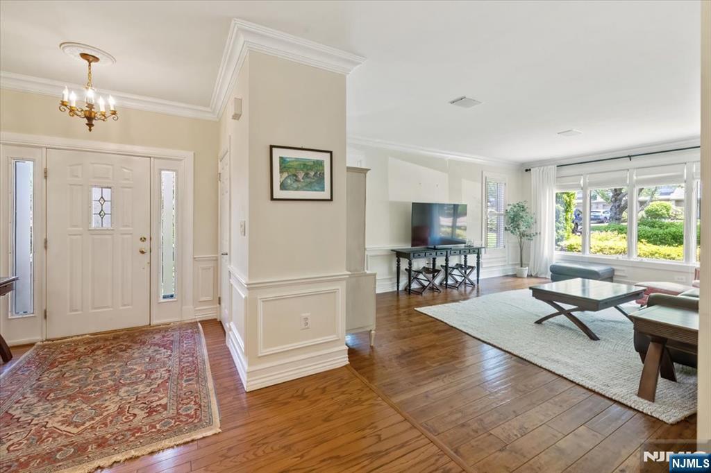 Homes for sale in Mahwah, NJ | 289 Vista View Dr, Mahwah, NJ 07430 | MLS# 25019495