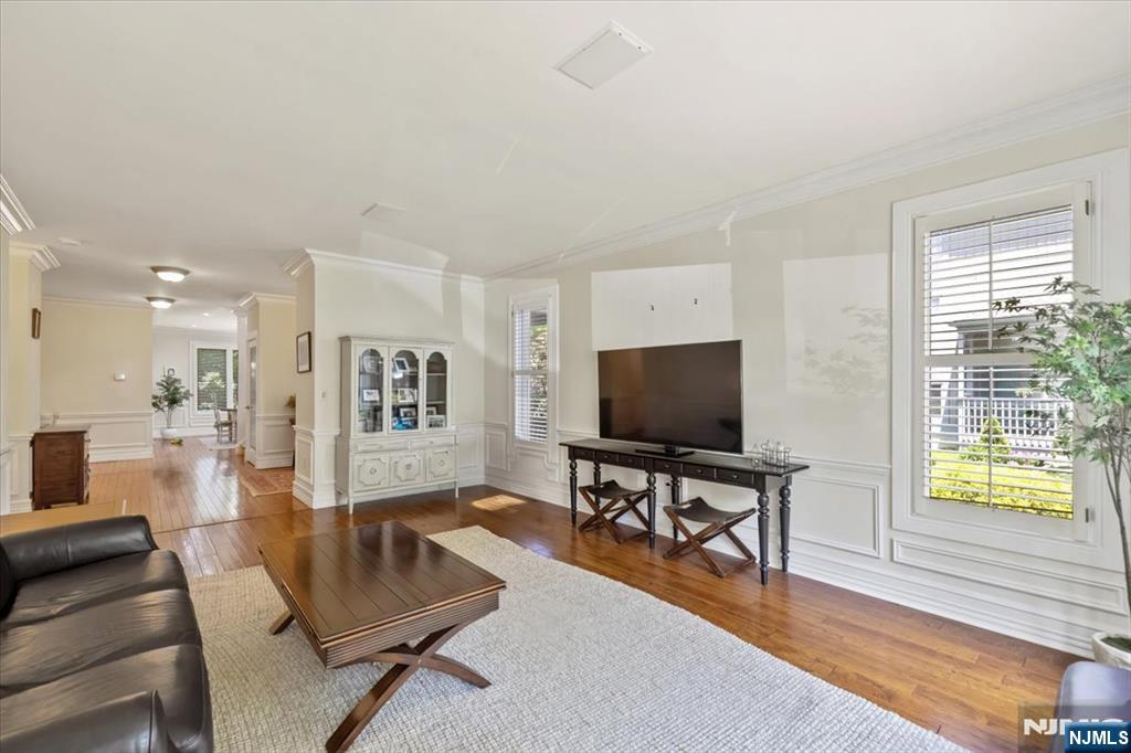 Homes for sale in Mahwah, NJ | 289 Vista View Dr, Mahwah, NJ 07430 | MLS# 25019495