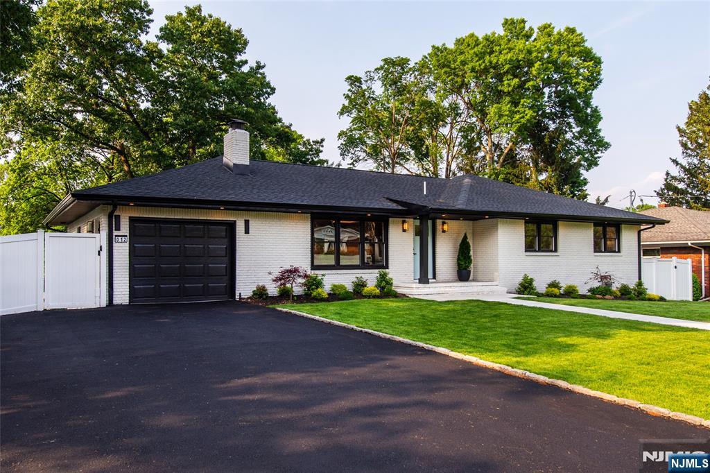 Homes for sale in Little Falls, NJ | 12 Hillcrest Dr, Little Falls, NJ 07424 | MLS# 25019632