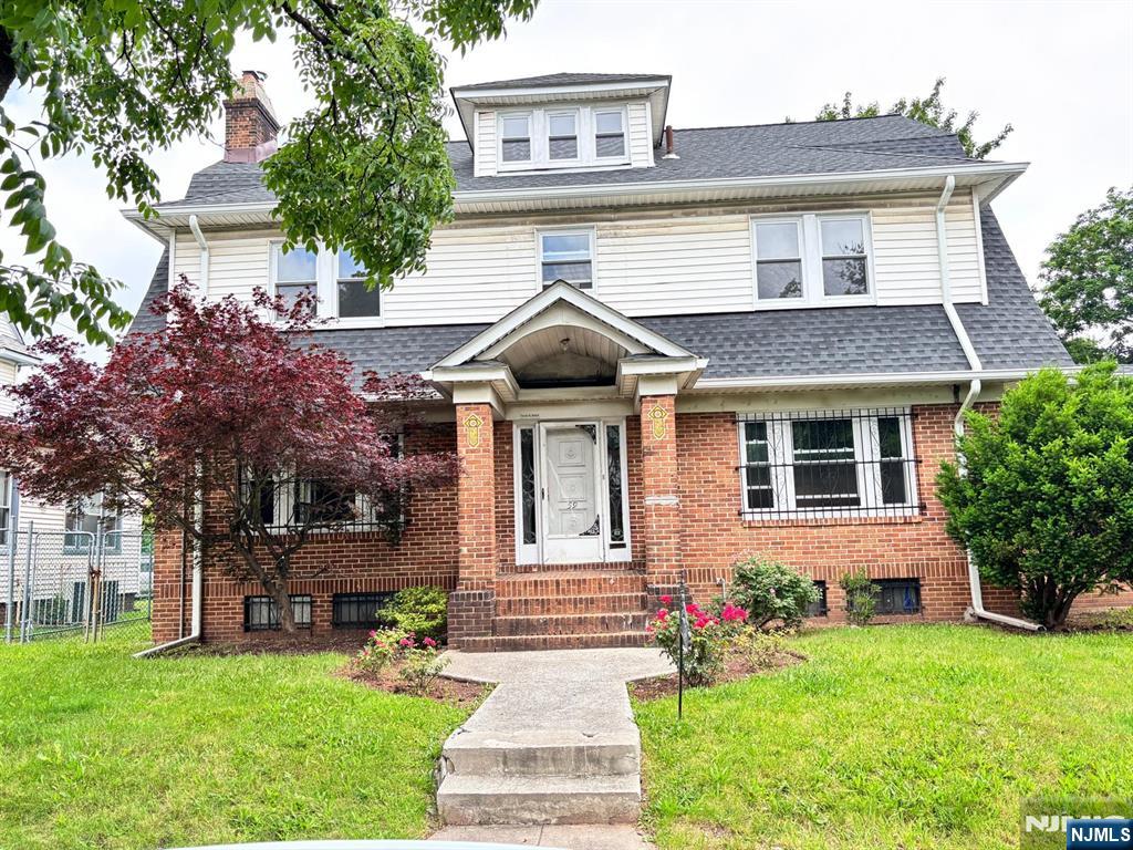 $795,000 Colonial
