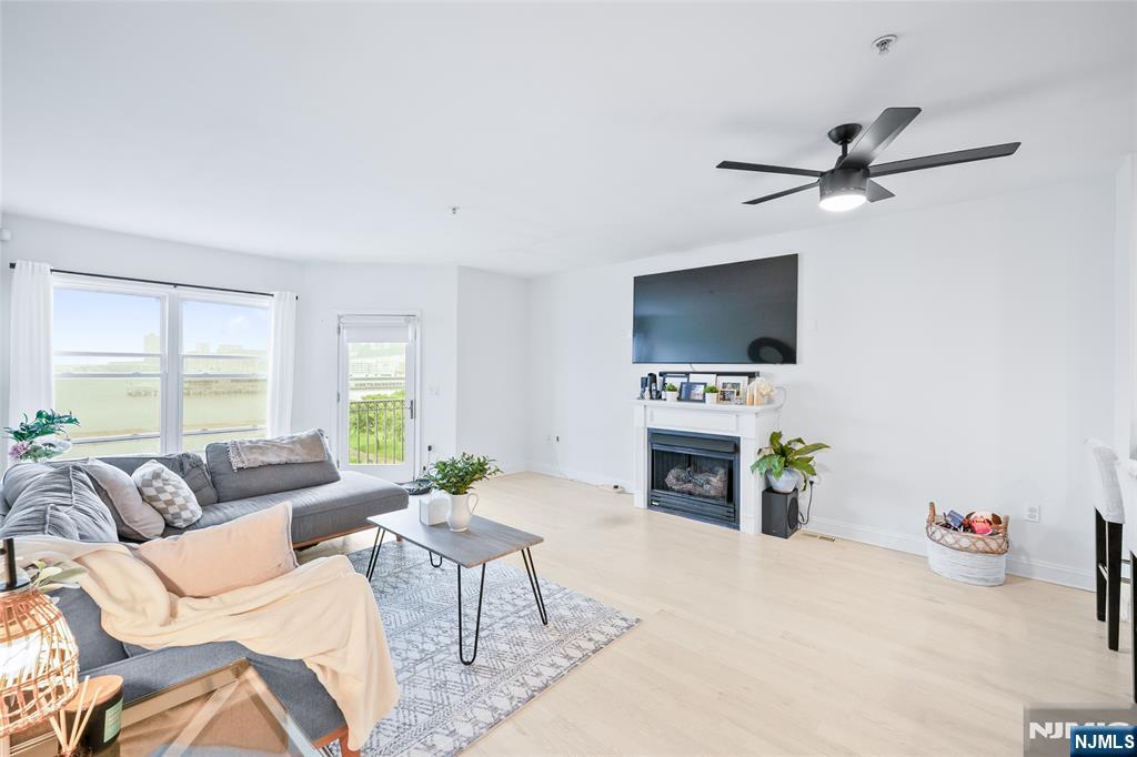 $749,999 Condo