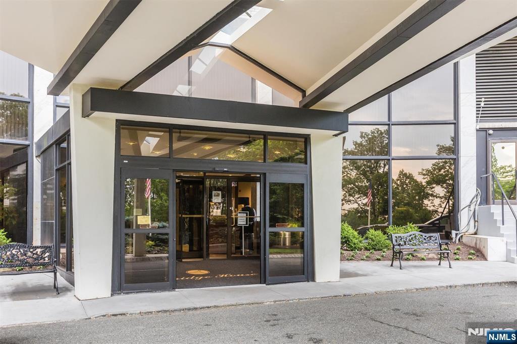 Homes for sale in Verona, NJ | 1 Claridge Dr #521, Verona, NJ 07044 | MLS# 25019905