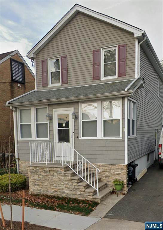 $475,000 Colonial