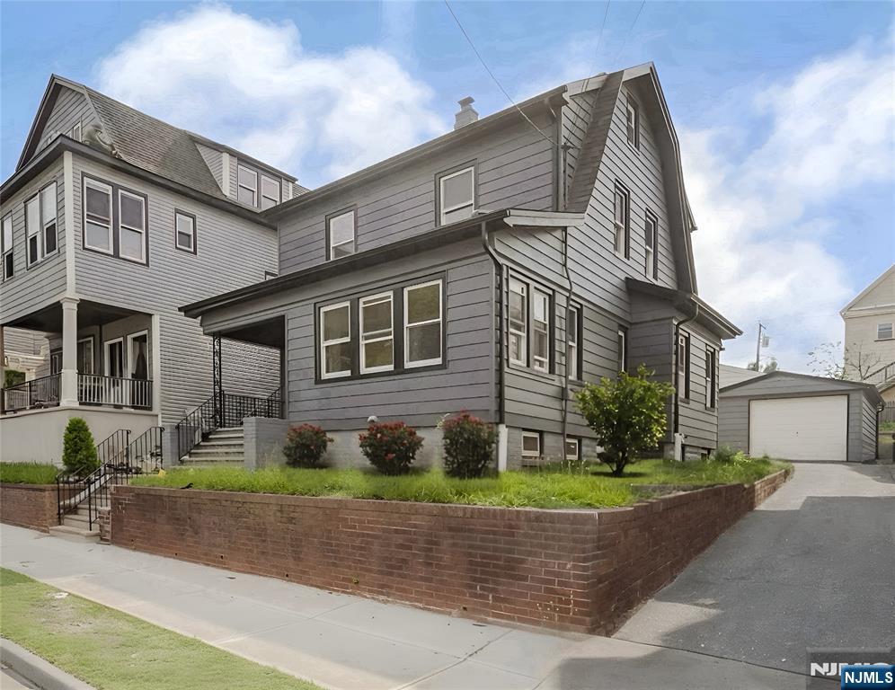 $679,000 Colonial