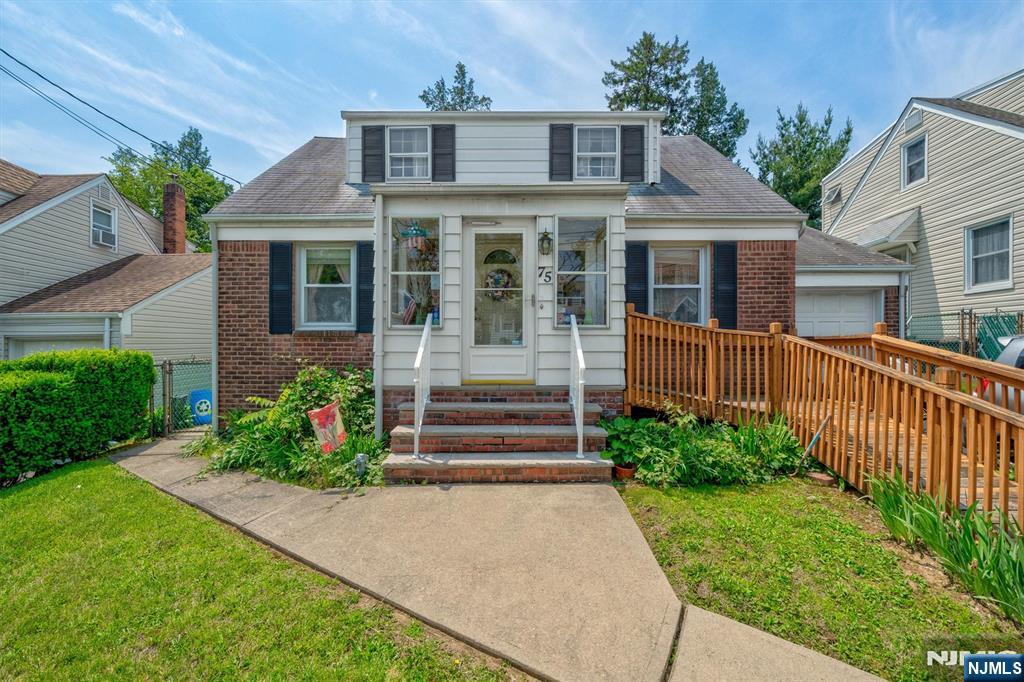 Homes for sale in Clifton, NJ | 75 Emerson St, Clifton, NJ 07013 | MLS# 25019984