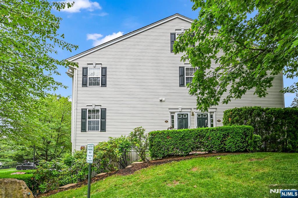$615,000 Townhouse