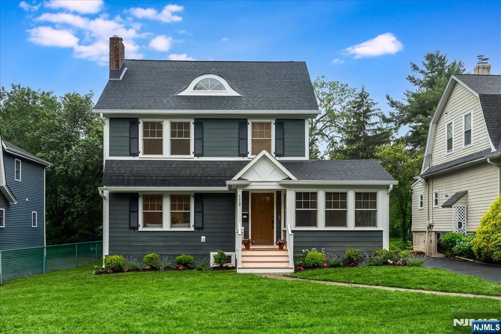 $1,599,000 Colonial