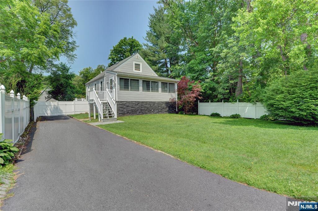 Homes for sale in Wanaque, NJ | 21 Bartholdi Ave, Wanaque, NJ 07420 | MLS# 25020105