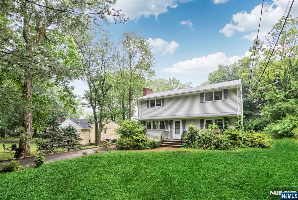 Homes for sale in Alpine, NJ | 27 Alpine Dr, Alpine, NJ 07620 | MLS# 25020125