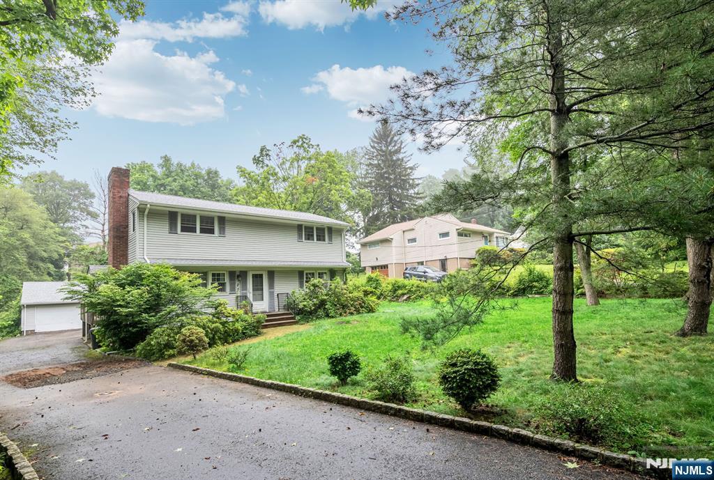 Homes for sale in Alpine, NJ | 27 Alpine Dr, Alpine, NJ 07620 | MLS# 25020125