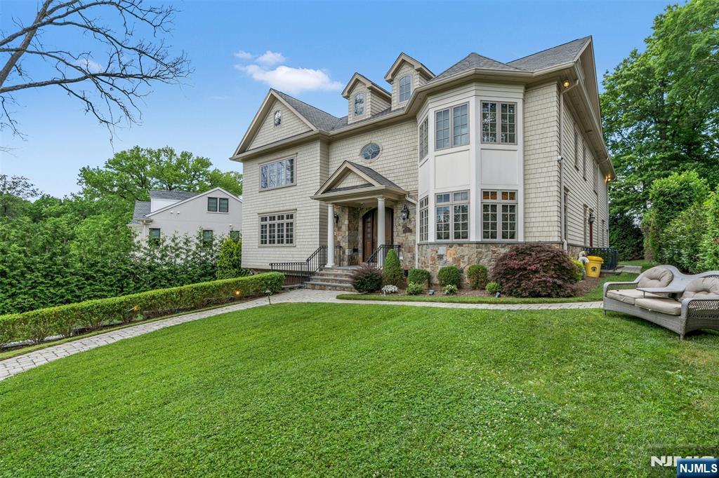 Homes for sale in Teaneck, NJ | 591 Warwick Ave, Teaneck, NJ 07666 | MLS# 25020171