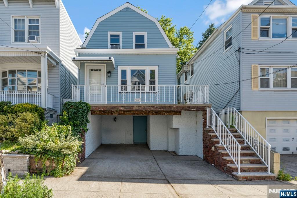 Homes for sale in Bayonne, NJ | 45 E 28Th St, Bayonne, NJ 07002 | MLS# 25020208