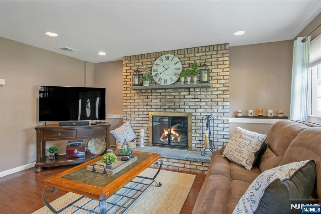 Homes for sale in Park Ridge, NJ | 122 Royal Dr, Park Ridge, NJ 07656 | MLS# 25020247