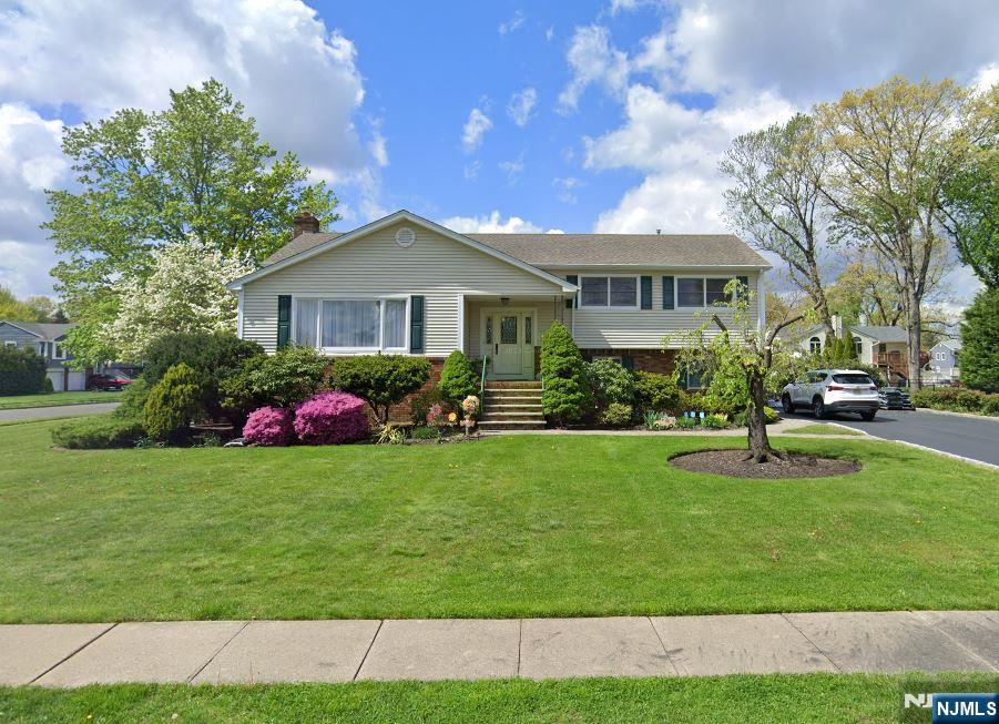 $839,900 Split Level