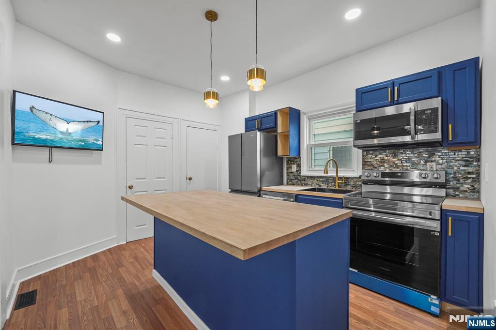 $535,000 Colonial