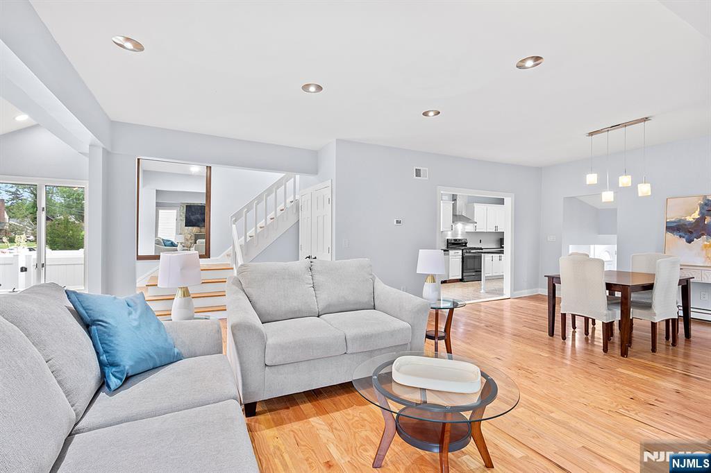 $799,000 Colonial