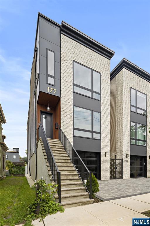$995,000 Condo