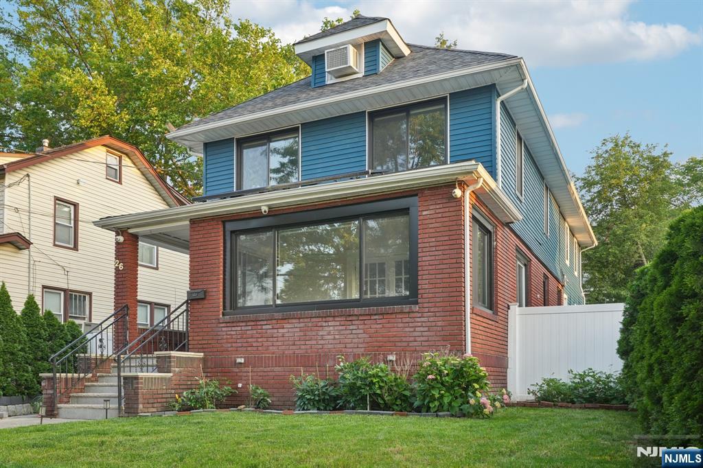 $950,000 Colonial