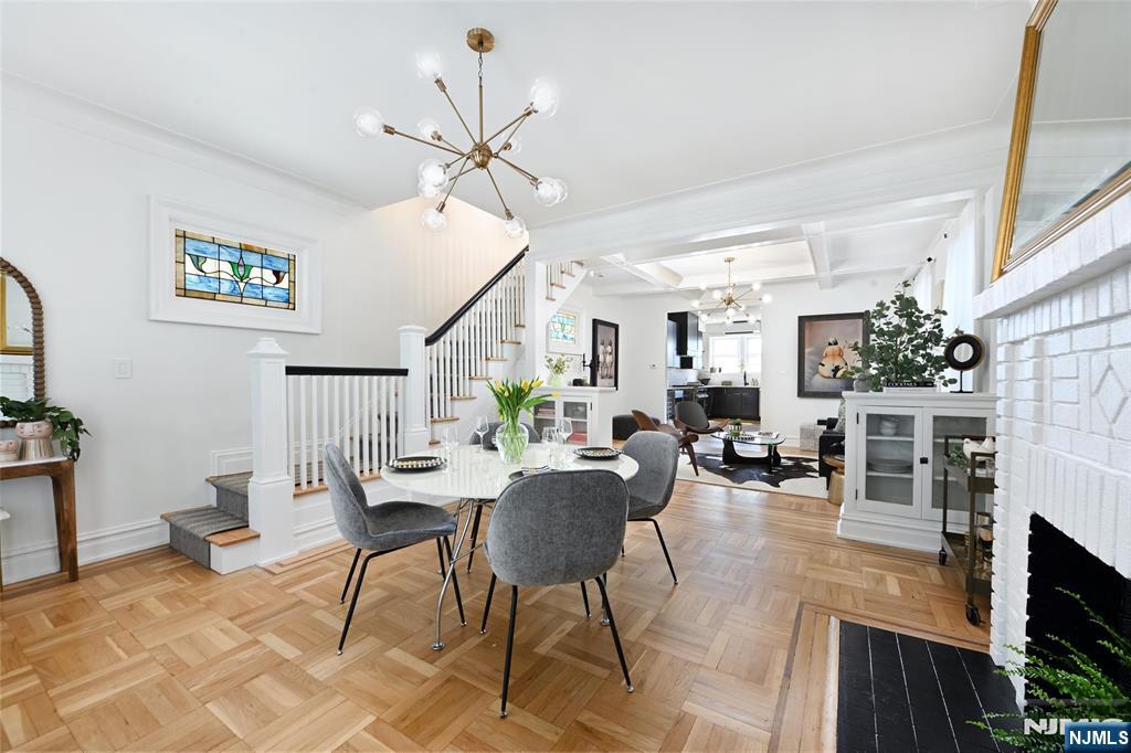 $1,600,000 Colonial