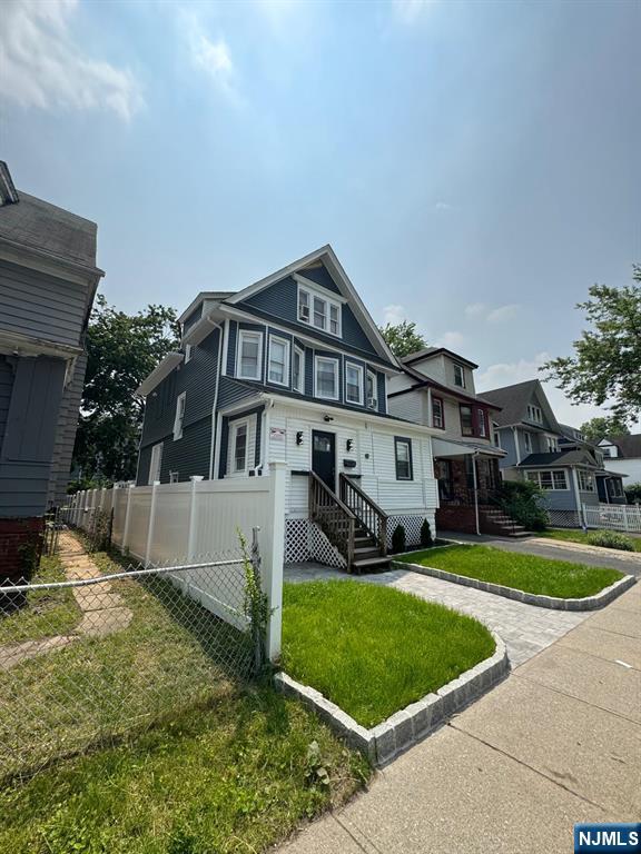 $580,000 Colonial