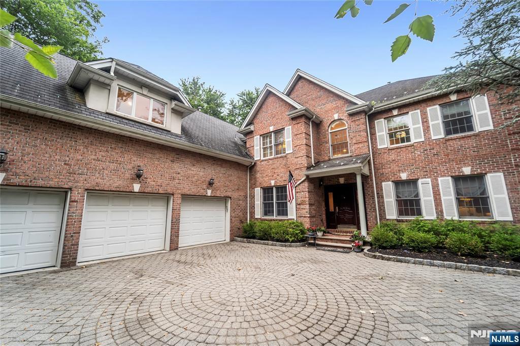 Homes for sale in Norwood, NJ | 136 Tappan Rd, Norwood, NJ 07648 | MLS# 25020440