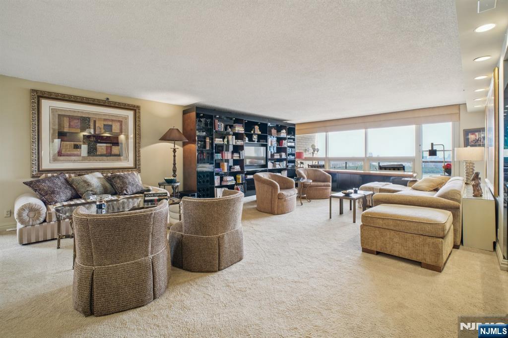 $1,599,000 Condo