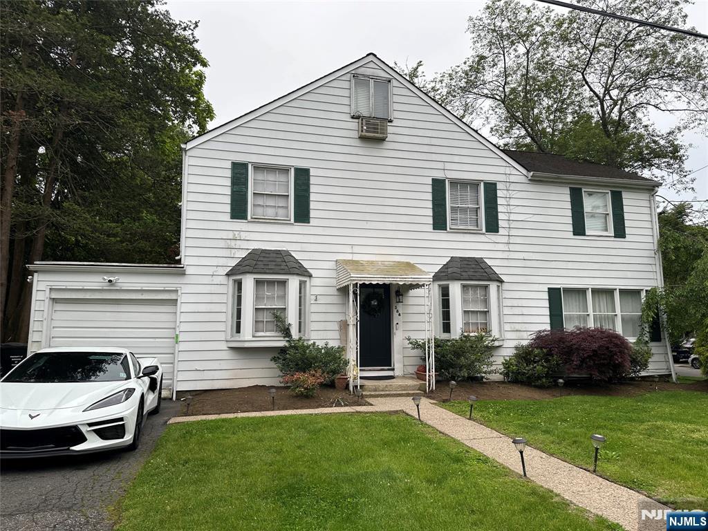 $810,000 Colonial