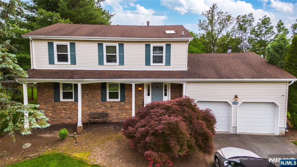 $899,000 Colonial