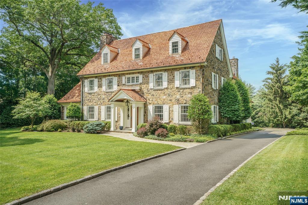 $3,575,000 Colonial